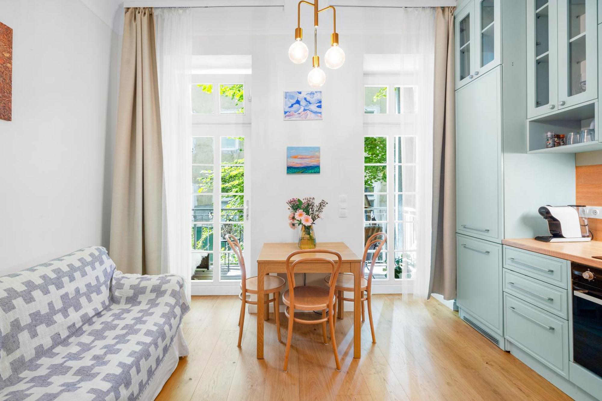 Central Vienna Apartment With Garden View Exteriör bild